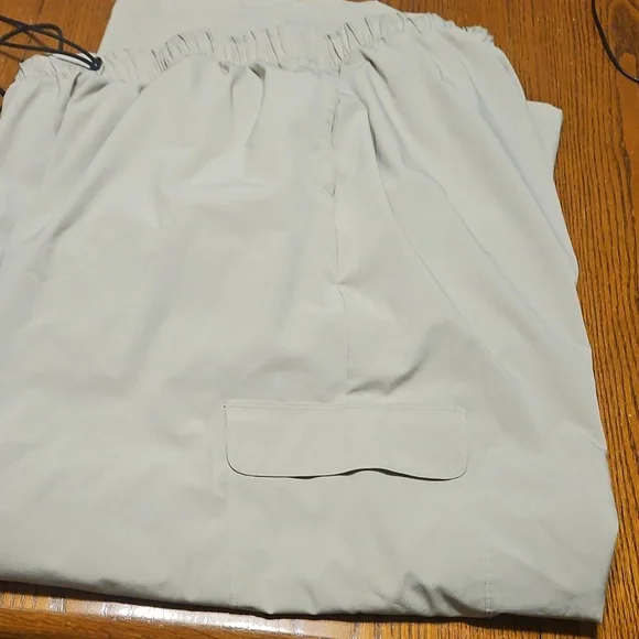 Women's Light Green Active Cargo Pants - Picture 4 of 6